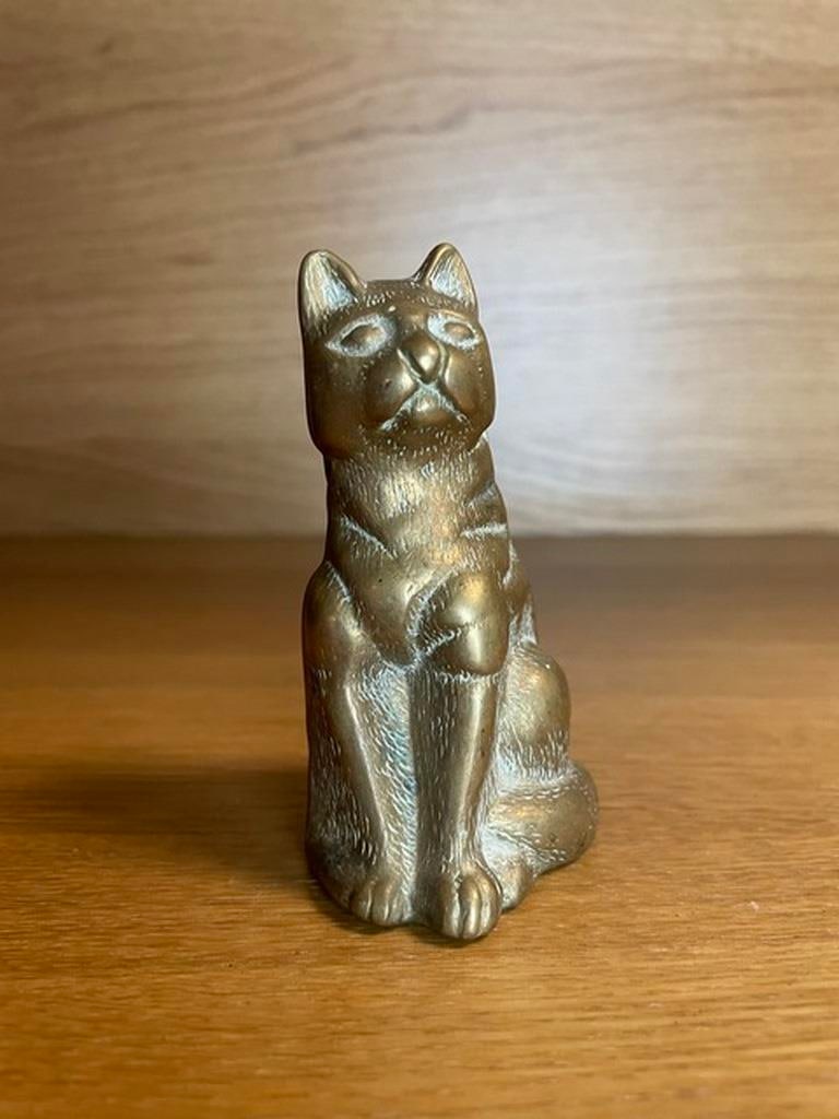 Vintage Brass Cat In A Sitting Position 3. 1/2 Inches Tall (1 of 4)