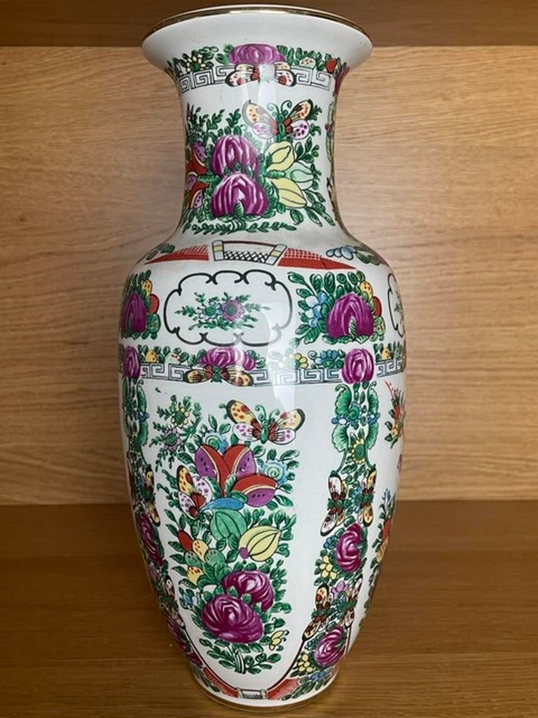 Antique Large Handpainted Chinese Ceramic Vase - 3