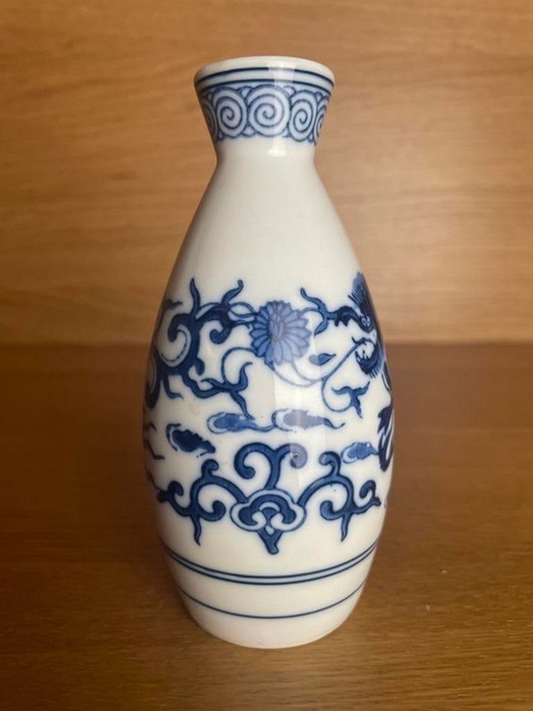 Japanese Porcelain Sometsuke Sake Bottle Tokkuri Vtg Blue White (1 of 4)
