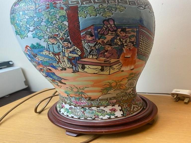 Tall Vintage Rose Medallion Lamp - 3