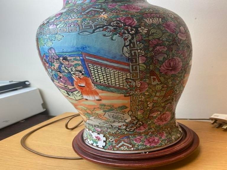 Tall Vintage Rose Medallion Lamp - 4