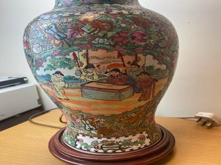 Tall Vintage Rose Medallion Lamp - 7