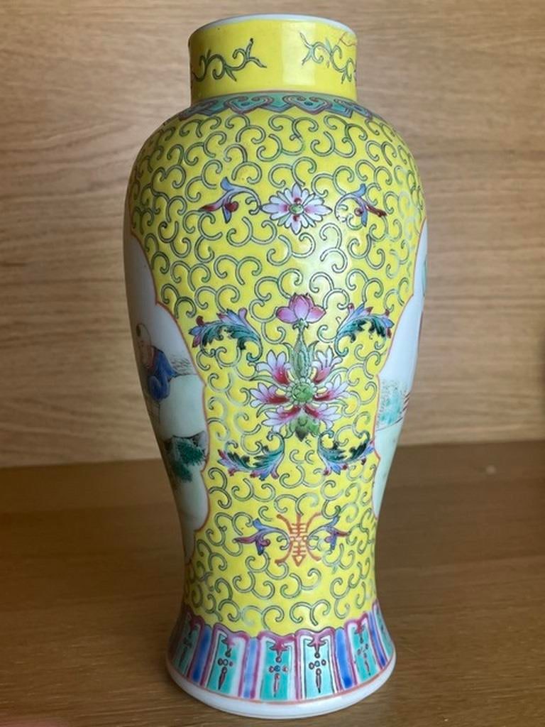 Chinese yellow famille rose vase - 2