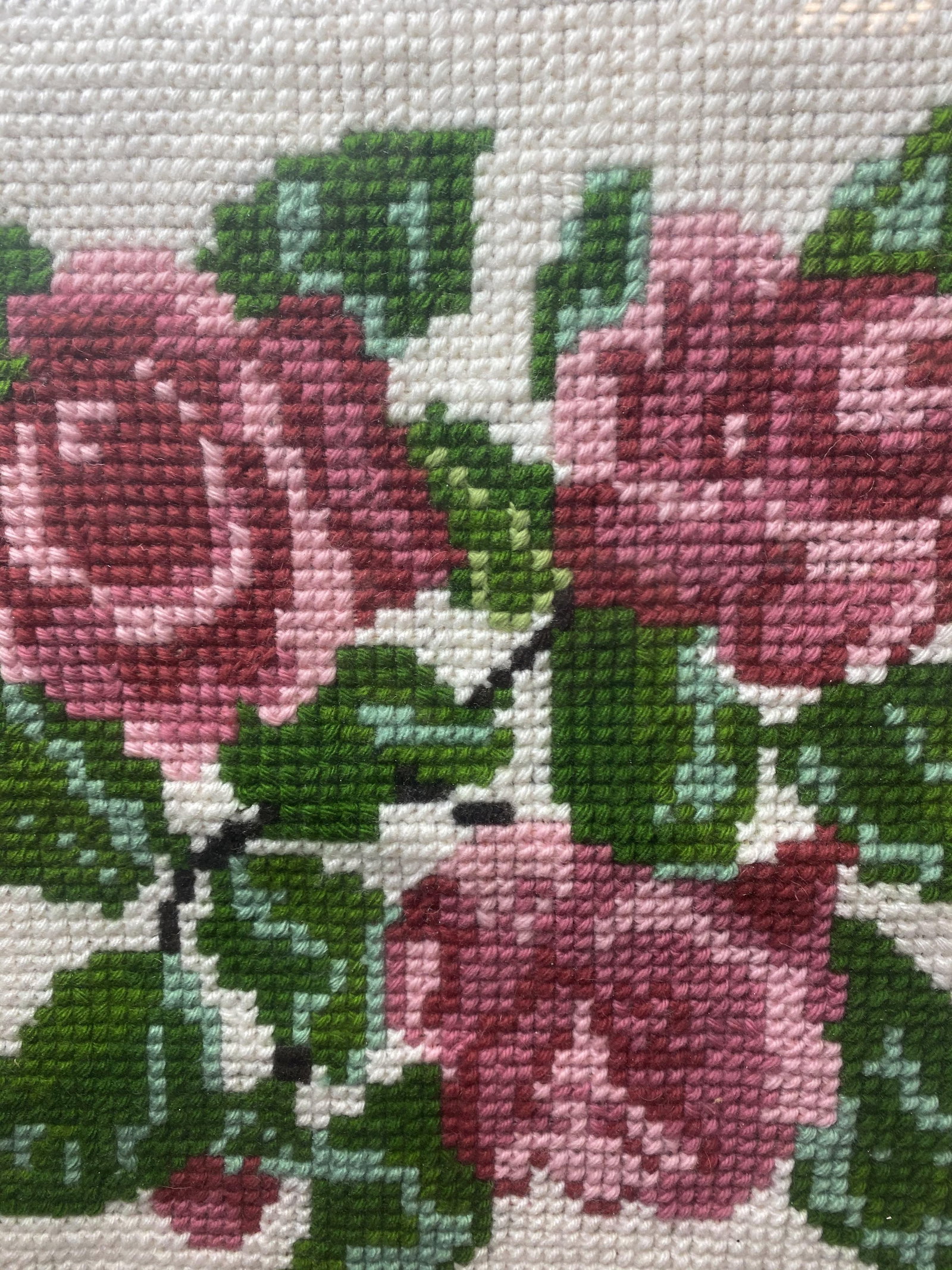 Unknown Artist, Roses Handmade Embroidery 2007 - 3