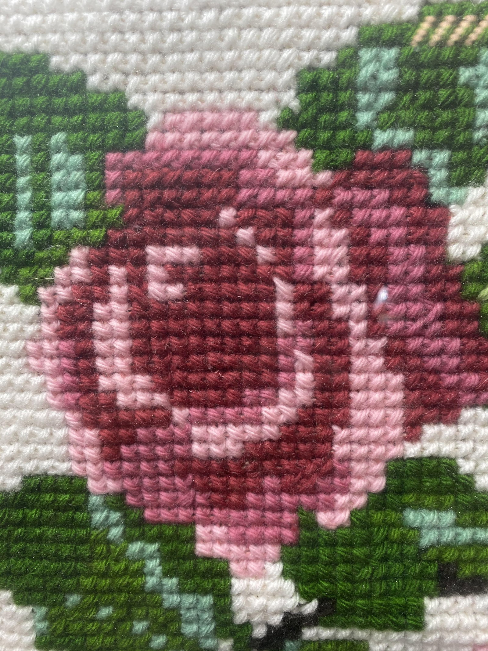 Unknown Artist, Roses Handmade Embroidery 2007 - 4