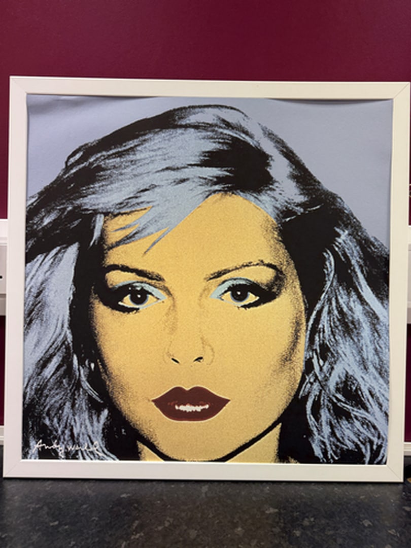 ANDY WARHOL RARE 1986 LMD ED LARGE FINE ART LITHOGRAPH PRINT.: ANDY WARHOL RARE 1986 LMD ED LARGE FINE ART LITHOGRAPH PRINT~(23 1/2" W X 23 5/8" H) THE PRINT IS SIGNED IN THE PLATE, HAND NUMBERED FROM THE EDITION OF 2400, CMOA STAMP ON THE REVERSE BACK SIDE. IT F