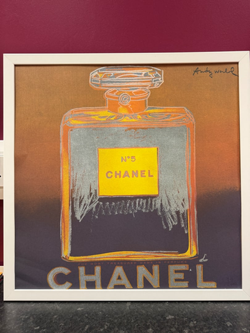 ANDY WARHOL RARE 1986 LMD ED LARGE FINE ART LITHOGRAPH PRINT.: ANDY WARHOL RARE 1986 LMD ED LARGE FINE ART LITHOGRAPH PRINT~(23 1/2" W X 23 5/8" H) THE PRINT IS SIGNED IN THE PLATE, HAND NUMBERED FROM THE EDITION OF 2400, CMOA STAMP ON THE REVERSE BACK SIDE. IT F