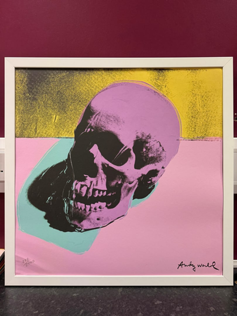 ANDY WARHOL RARE 1986 LMD ED LARGE FINE ART LITHOGRAPH PRINT.: ANDY WARHOL RARE 1986 LMD ED LARGE FINE ART LITHOGRAPH PRINT~(23 1/2" W X 23 5/8" H) THE PRINT IS SIGNED IN THE PLATE, HAND NUMBERED FROM THE EDITION OF 2400, CMOA STAMP ON THE REVERSE BACK SIDE. IT F