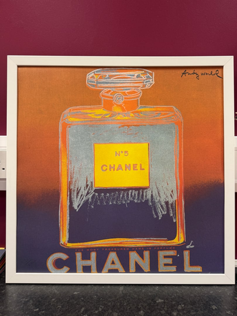 ANDY WARHOL RARE 1986 LMD ED LARGE FINE ART LITHOGRAPH PRINT.: ANDY WARHOL RARE 1986 LMD ED LARGE FINE ART LITHOGRAPH PRINT~(23 1/2" W X 23 5/8" H) THE PRINT IS SIGNED IN THE PLATE, HAND NUMBERED FROM THE EDITION OF 2400, CMOA STAMP ON THE REVERSE BACK SIDE. IT F