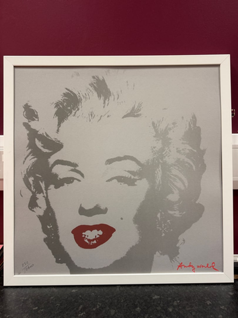ANDY WARHOL RARE 1986 LMD ED LARGE FINE ART LITHOGRAPH PRINT.: ANDY WARHOL RARE 1986 LMD ED LARGE FINE ART LITHOGRAPH PRINT~(23 1/2" W X 23 5/8" H) THE PRINT IS SIGNED IN THE PLATE, HAND NUMBERED FROM THE EDITION OF 2400, CMOA STAMP ON THE REVERSE BACK SIDE. IT F