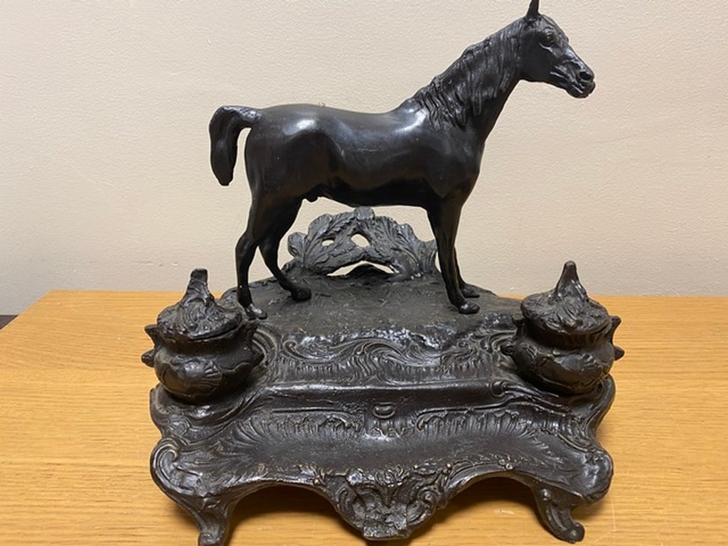 Bronze horse inkwell signed MENE (1 of 9)