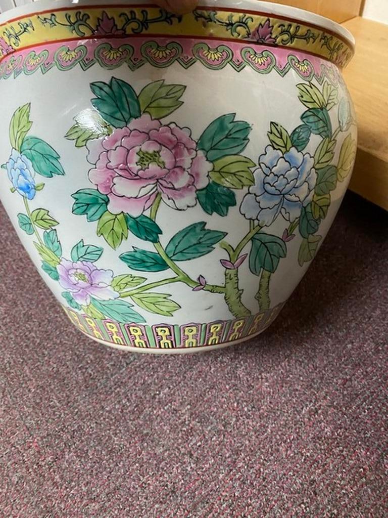 X-Large Vintage Chinese Famille Qing Dynasty Porcelain Fish Bowl Planter: X-Large Vintage Chinese Famille Qing Dynasty Porcelain Fish Bowl Planter