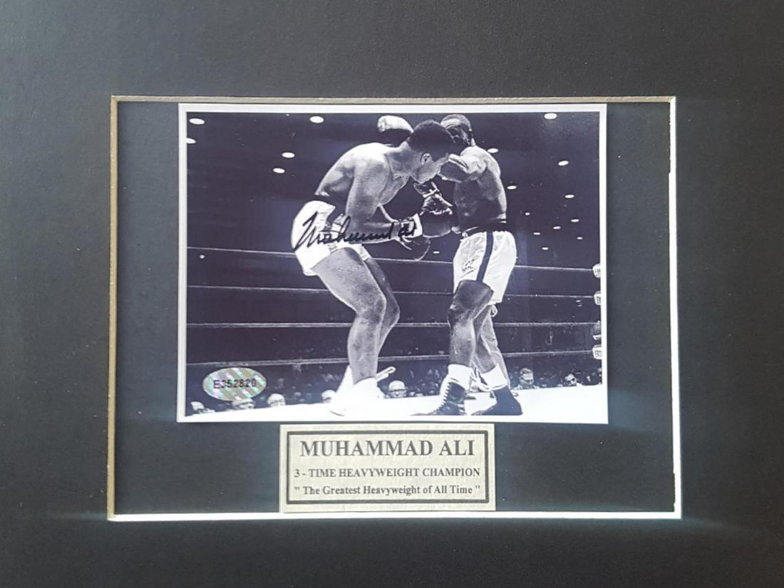 Muhammedd Ali Signed and Matted Photo: Muhammedd Ali Signed and Matted Photo … Matt Size 8 x 10