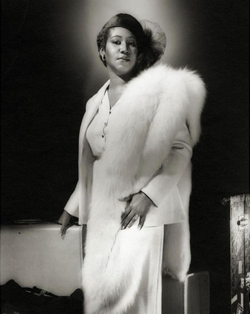 GEORGE HURRELL - Aretha Franklin: George hurrell, Aretha Franklin. Vintage printing from portraits The actual items are crisp images Black on black archival matting , 11x14