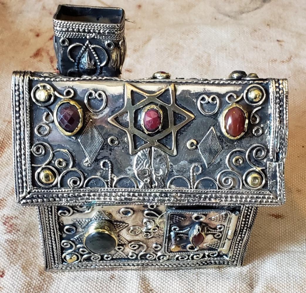 Judaica, TZEDAKA BOX, Persian silver and agate Silver: Hand made Persian silver and agate Silver Tzedakah Box - Charity Box 1950's/ 13x12 cm