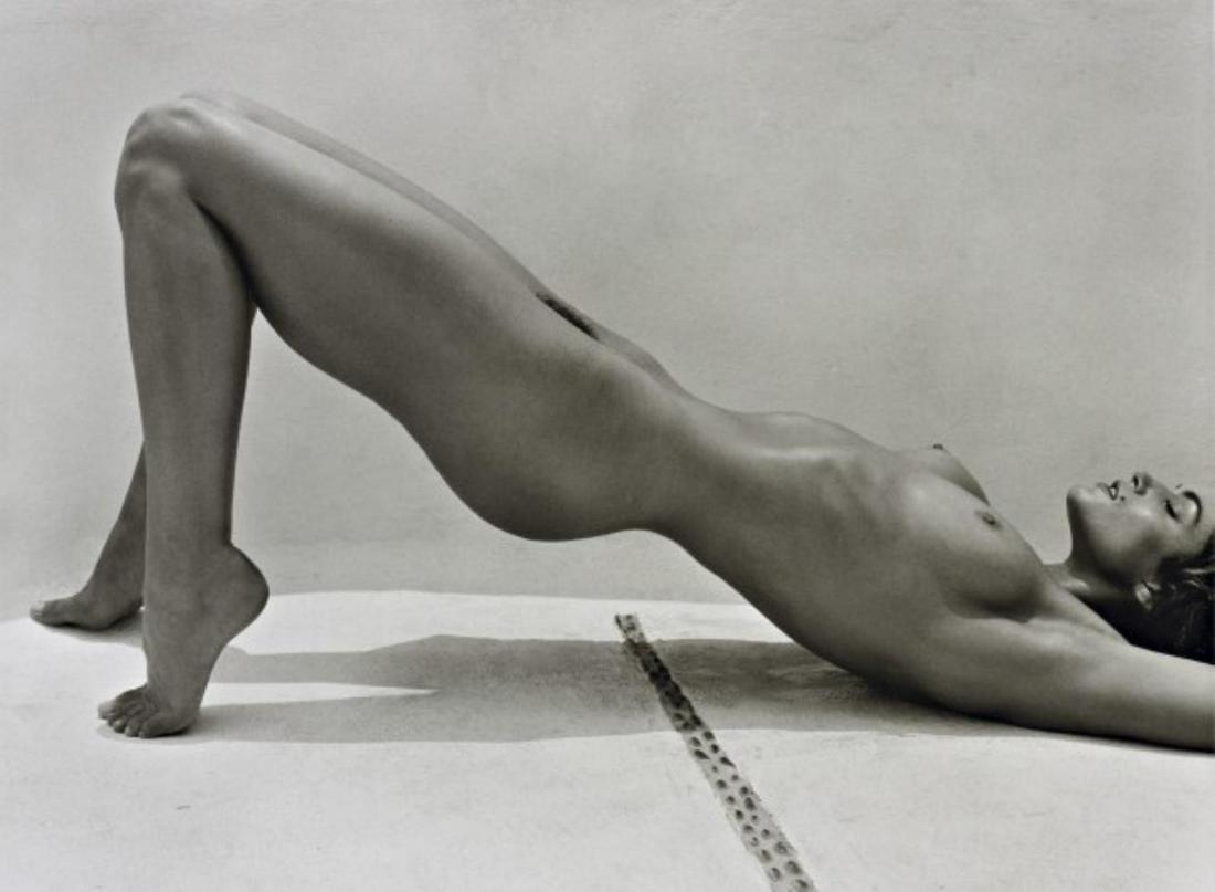 Herb Ritts Cindy Crawford 8x10 photo framed: Herb Ritts, Cindy Crawford. 8x10 framed photo. Framed size Approx: 14x16 inches. Metallic Finish Photo Print Size 8x10 Printed in a Professional Photo Lab. Bright, durable, tear resistant premium pape