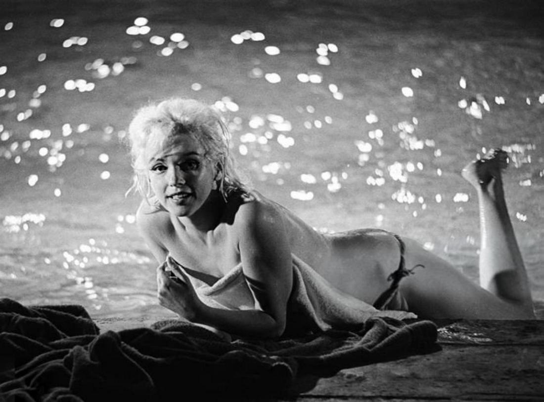 Lawrence Schiller, 1962 Marilyn Monroe Something: Marilyn Monroe poses topless in "Something's Got to Give" 20" x 30" PHOTO (image is in soft focus) Modern Print produced from the original 35mm film negative Date: May 23, 1962 Marilyn Monroe photogra