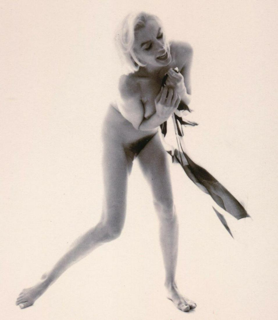 BERT STERN, MARILYN MONROE NUDE RARE ART PHOTOGRAPH 62: MARILYN MONROE NUDE RARE ART PHOTOGRAPH 1962 THE LAST SITTING BERT STERN.Marilyn Monroe, 8x10 framed photo. Metallic Finish Photo Print Size 8x10 Printed in a Professional Photo Lab. Bright, durable,