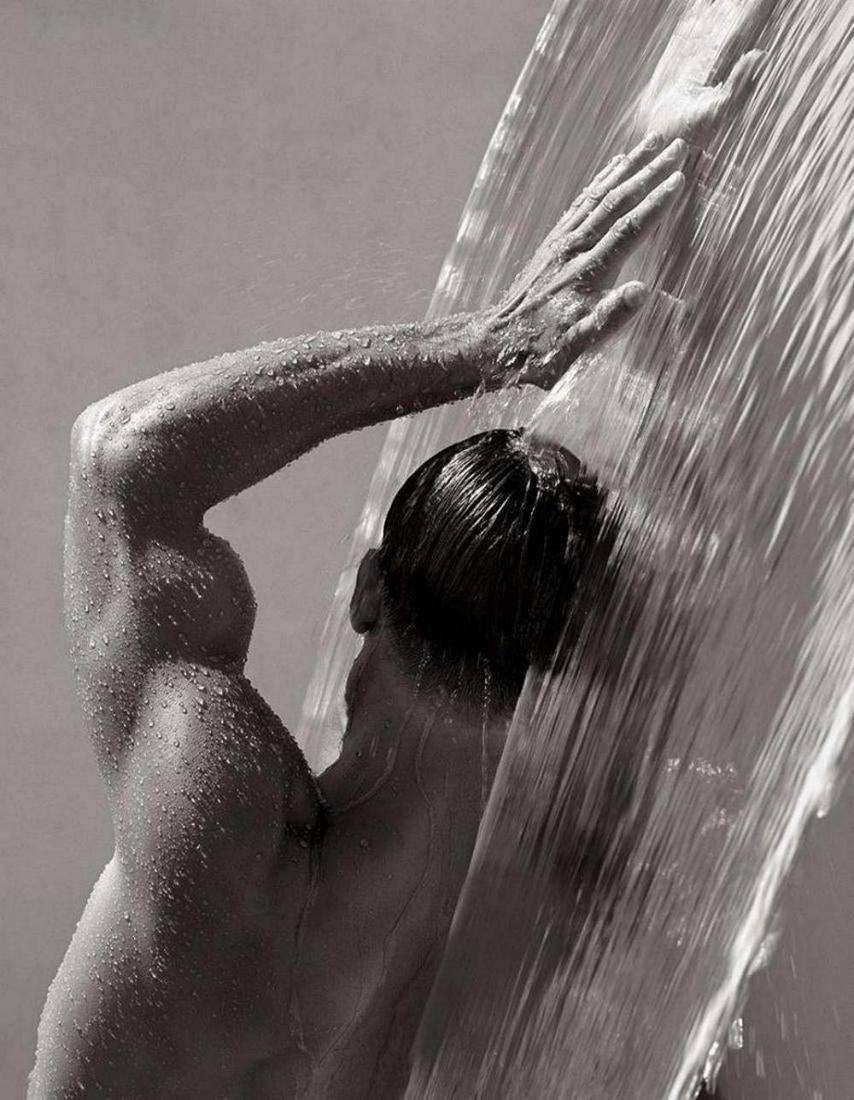 Herb Ritts, Waterfall IV, Hollywood 1988: Herb Ritts, Waterfall IV, Hollywood 1988. Vintage printing from portraits The actual items are crisp images Black on black archival matting , approx : 11x14 inches