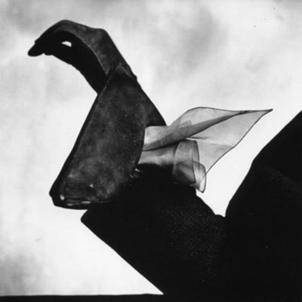 Irving Penn, Kerchief Glove, (Dior) Paris 1950,: Irving Penn, Kerchief Glove, (Dior) Paris 1950, Sheet-Fed Gravure 12x12