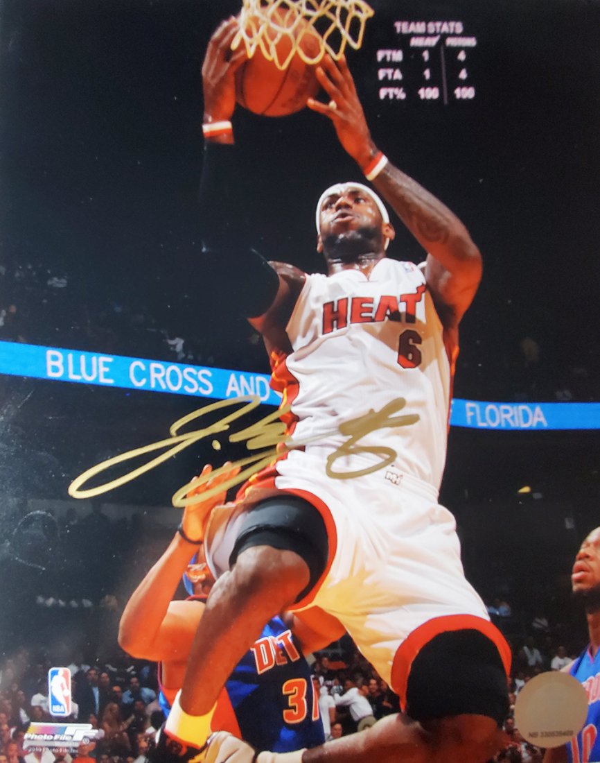 Lebron James, Autographed 8x10 photo: Lebron James, Autographed 8x10 photo