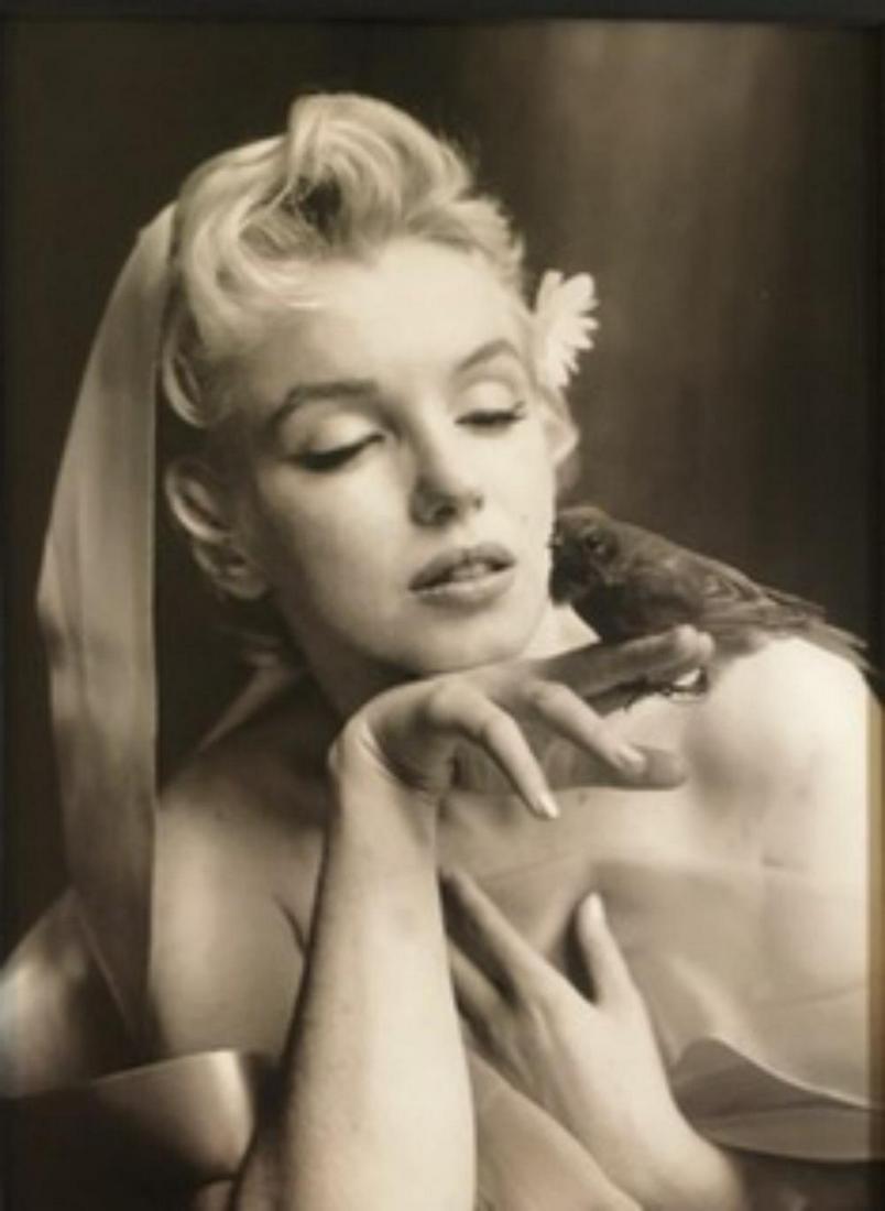 Marilyn Monroe By Cecil Beaton, 1956: Marilyn Monroe By Cecil Beaton, 1956. Vintage printing Photolitho, The actual items are crisp images Black on black archival matting size Approx: 16" x 13"