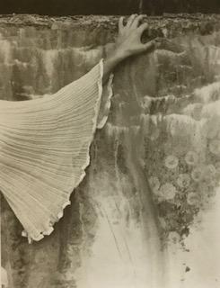 Sally Mann #2 platinum 1978: Sally Mann #2 platinum 1978, 6x7.5 matted 11x13. Vintage printing Photolitho, The actual items are crisp images Black on black archival matting