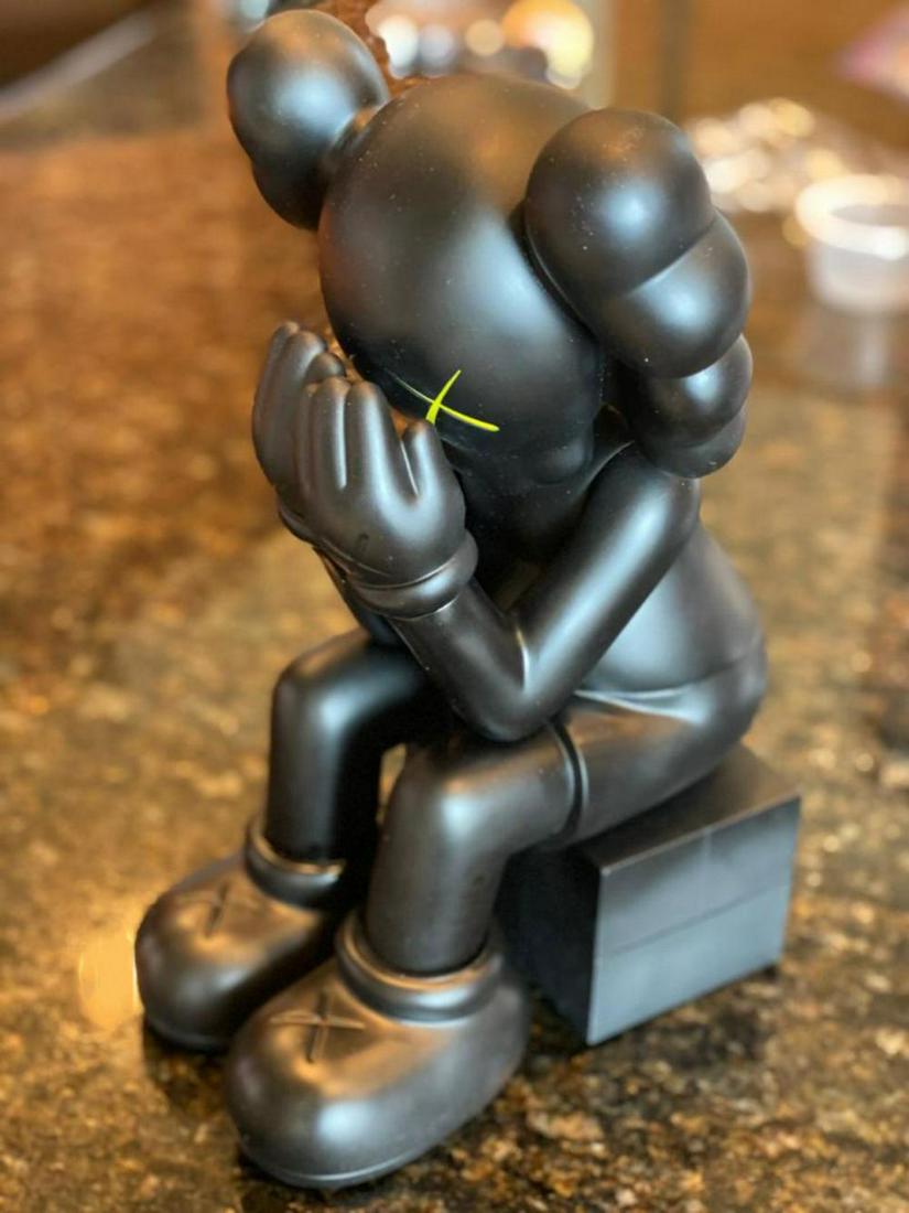Kaws Passing Through 2007 Black Open Edition Figure 16": BRAND NEW KAWS COMPANION Passing Through in BLACK 2007 1:6 scale 16", Open edition replica The package comes with box