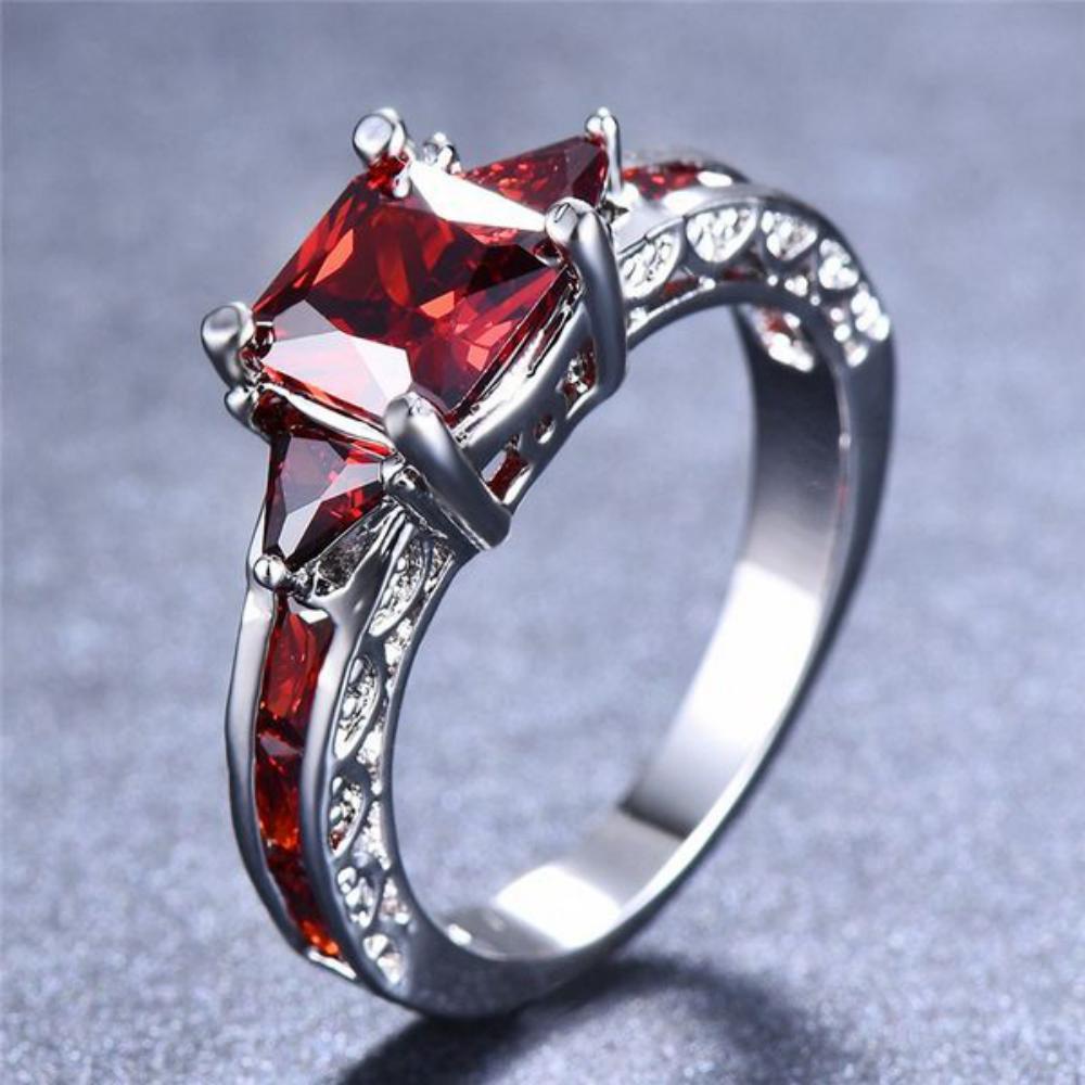 925 Sterling Silver Princess Cut Red Ruby Garnet: 925 Sterling Silver Princess Cut Red Ruby Garnet Gemstone ring. will shipped 3 days after payment.