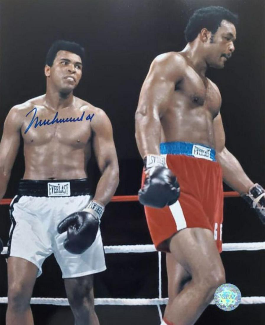 Muhammad Ali, autographed 8x10 photo with coa: Muhammad Ali, autographed 8x10 photo with coa
