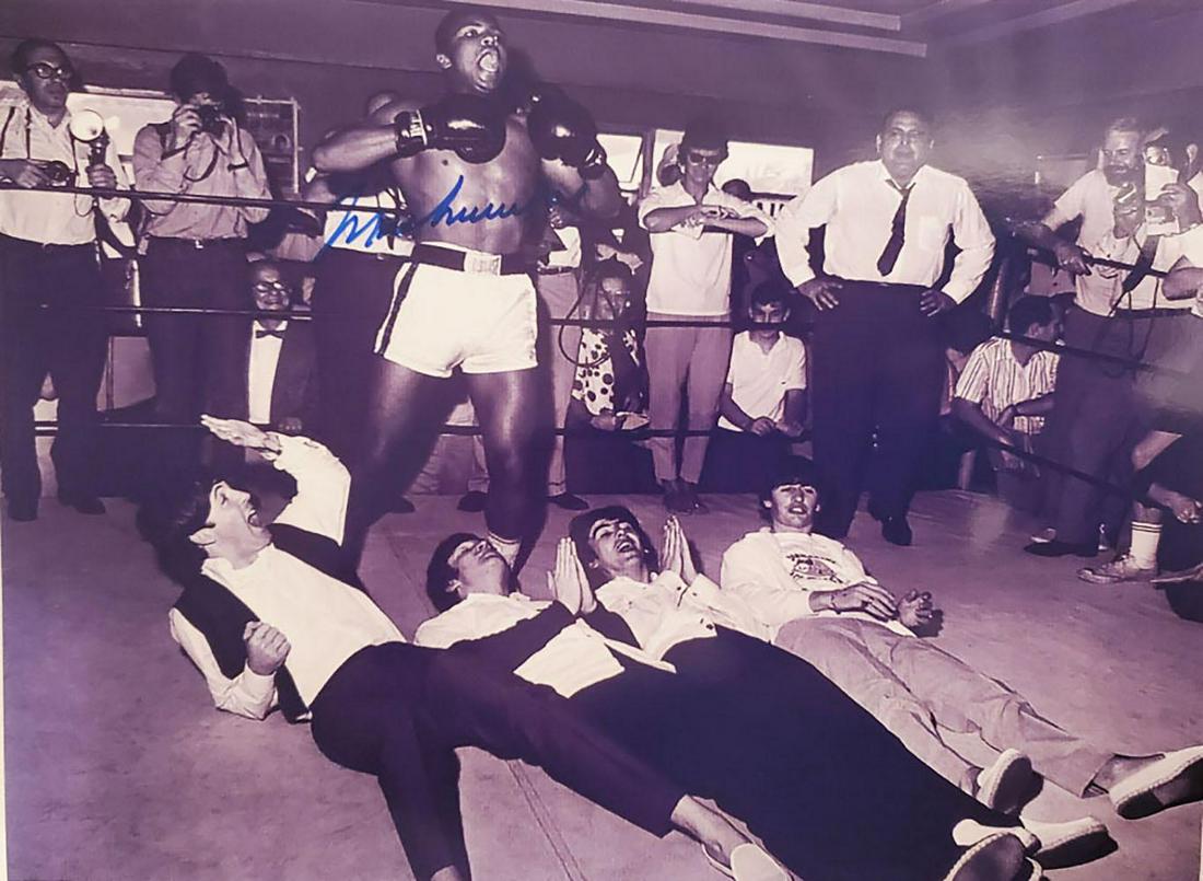 Muhammad Ali, autographed 8x10 photo (1 of 1)