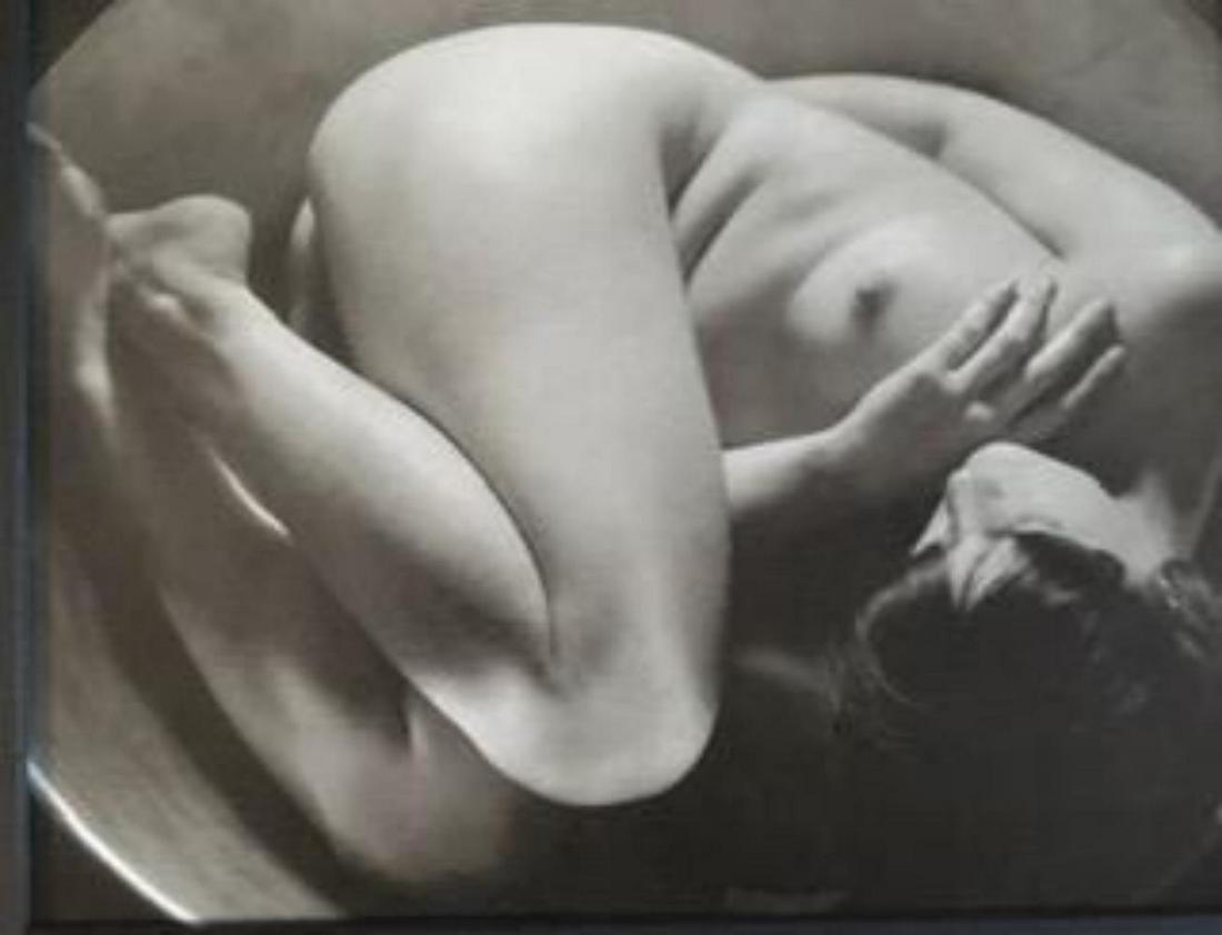 Ruth Bernhardt, early Nude, 1934: Ruth Bernhardt, early Nude, 1934. Authentic Vintage Sheet Fed Photogravure/Hiliogravure, The actual items are crisp images Black on black archival matting size Approx: 12" x 14"
