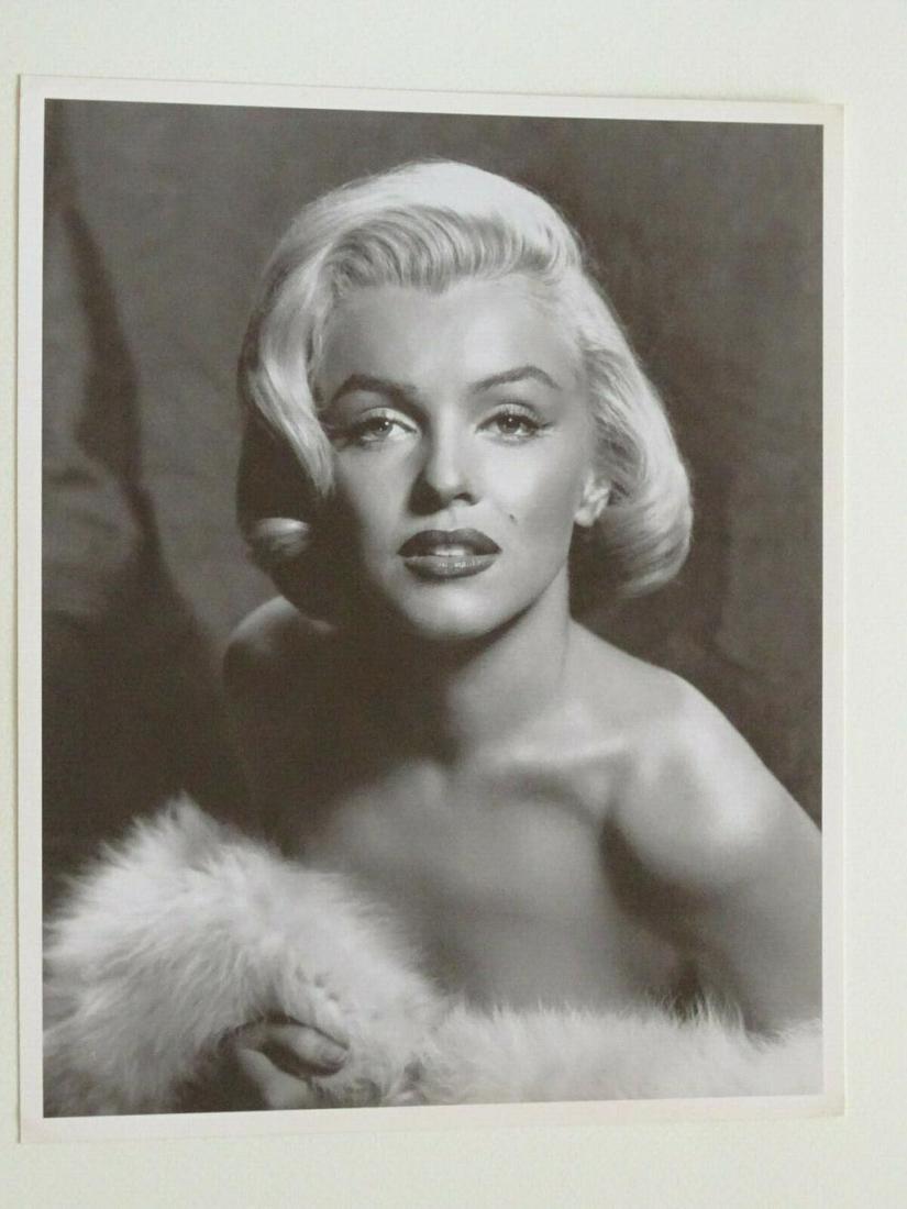 Frank Powolny, 1952 Marilyn Monroe, Original proof: Marilyn Monroe original Frank Powolny 12" x 15" proof photograph. This photograph of Marilyn was taken in the 1952 but reprinted later in 1976 by the photographer. A stunning portrait that shows Maril