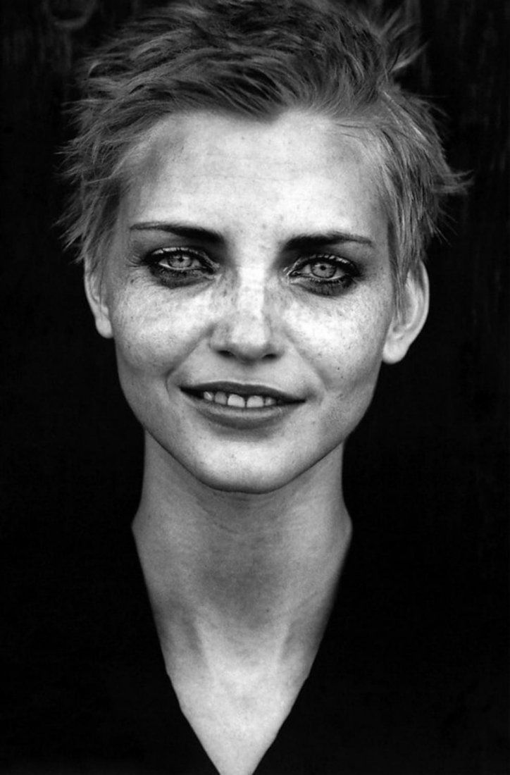 Peter Lindbergh, Nadja Auermann, 1996: Photographer: Peter Lindbergh was a German fashion photographer and film director. He had studied arts in Berlin and Krefeld, and exhibited his works before graduation. In 1971, he turned to photograp