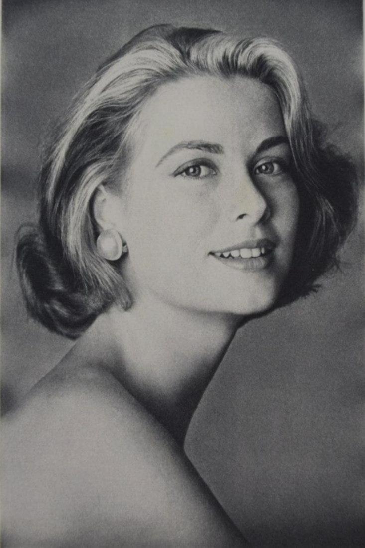 Irving Penn - Grace Kelly, New York, 1954: Photographer: Irving Penn (American, 1917 - 2009) - American photographer known for his fashion photography, portraits and still life compositions. His work has been exhibited internationally and is h