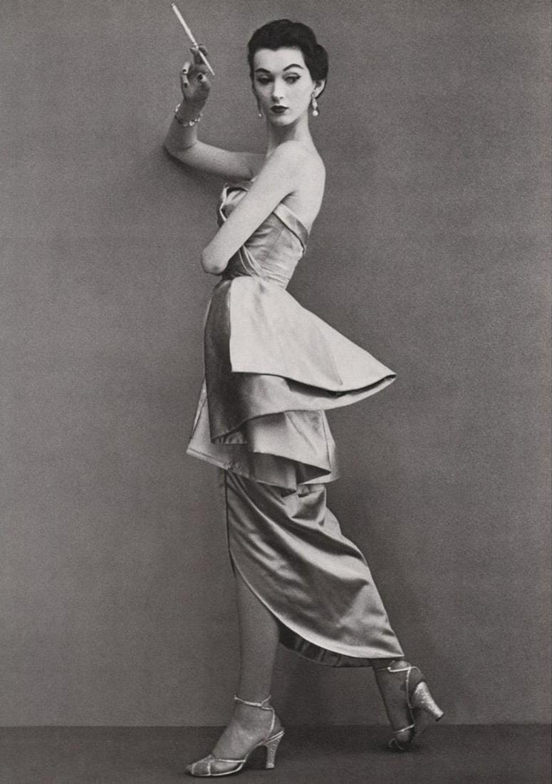 RICHARD AVEDON - Dovima, Dress by Fath, 1950 (1 of 1)