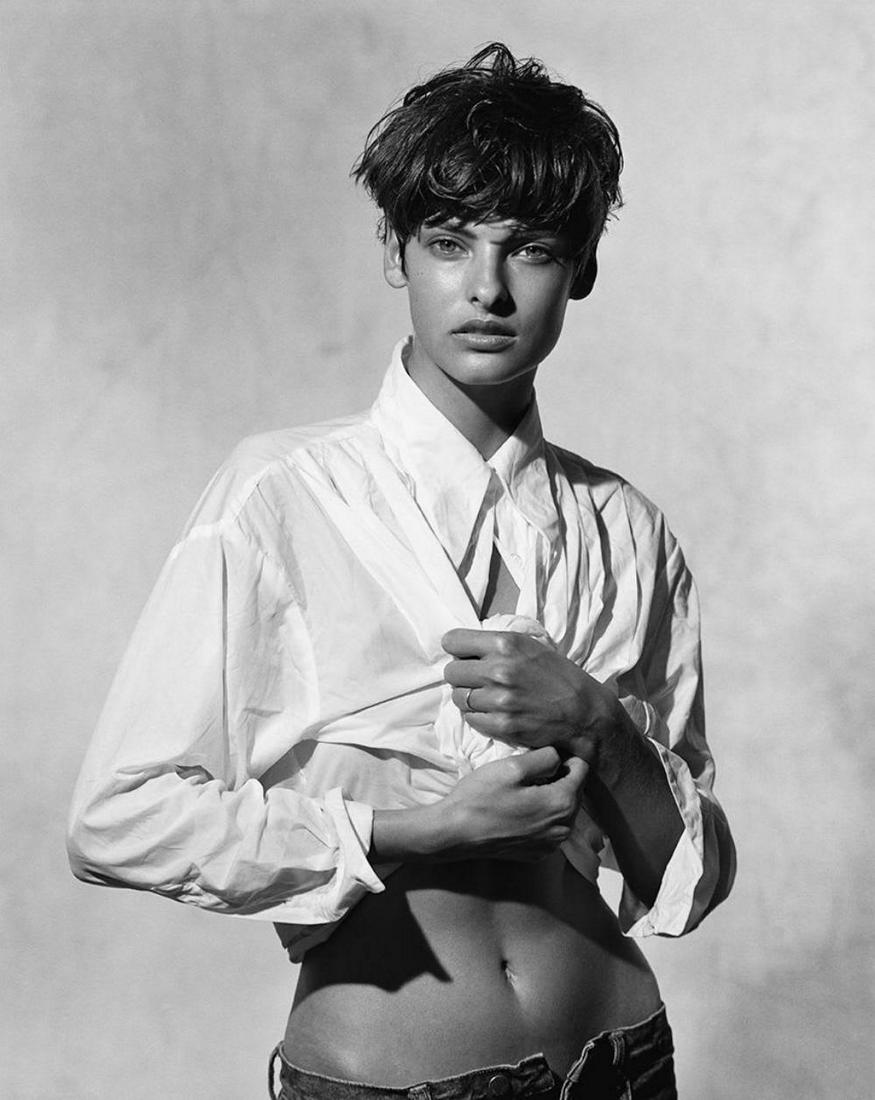 PETER LINDBERGH, Linda Evangelista, Harper's Bazaar,: Photographer: Peter Lindbergh was a German fashion photographer and film director. He had studied arts in Berlin and Krefeld, and exhibited his works before graduation. In 1971, he turned to photograp