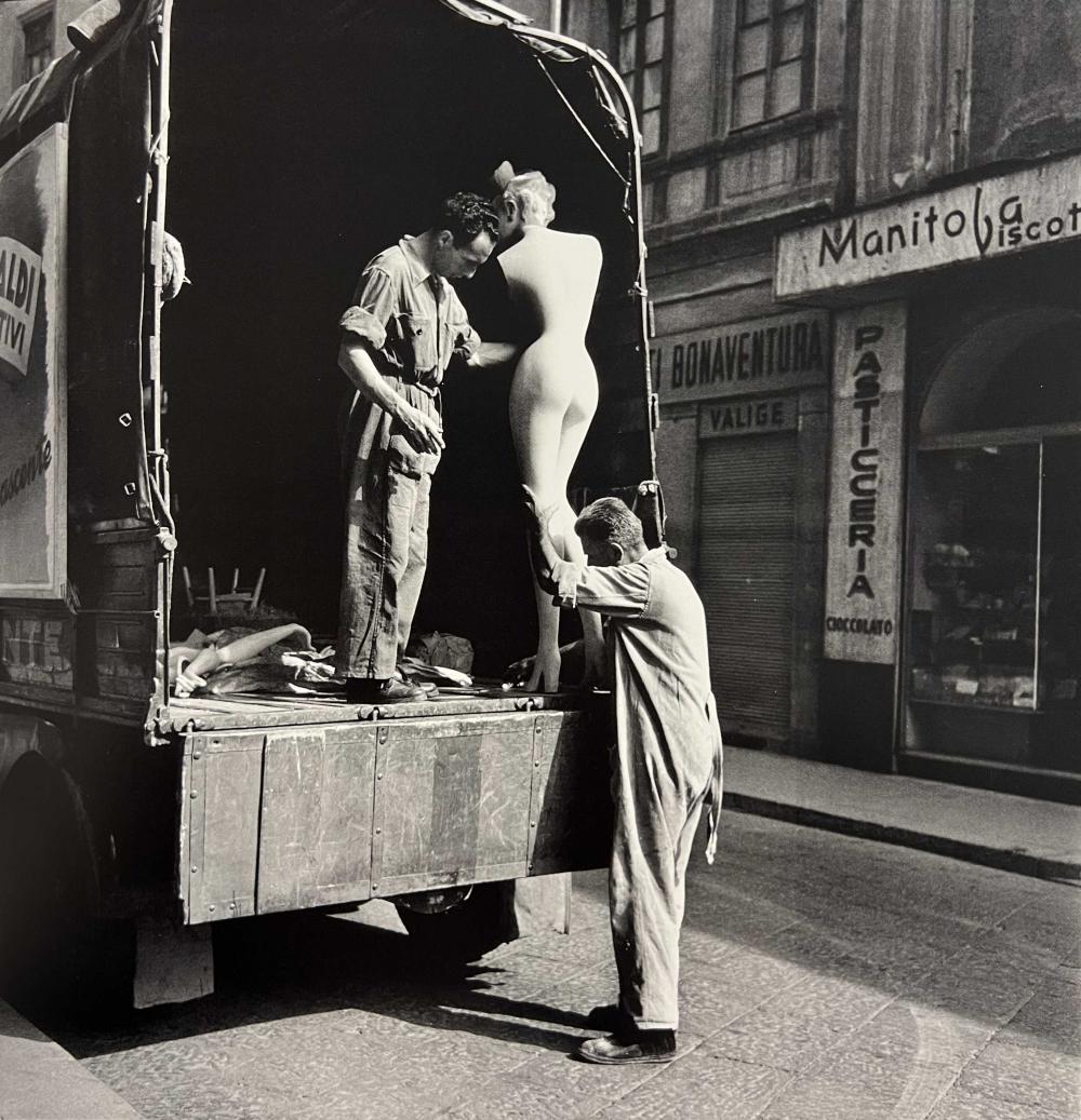 Elliott Erwitt, Milan, Italy, 1949 (1 of 1)
