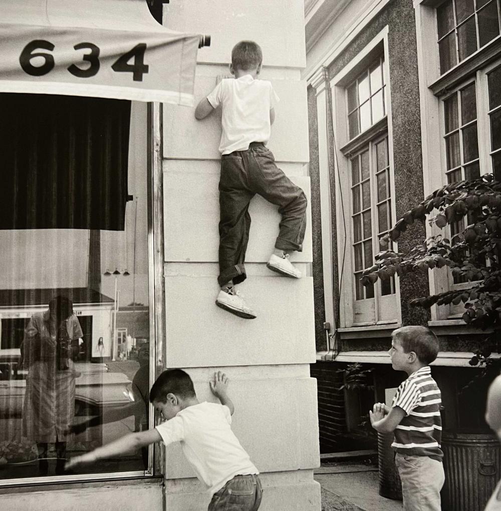 Vivian Maier, Chicagoland, date unknown (1 of 1)