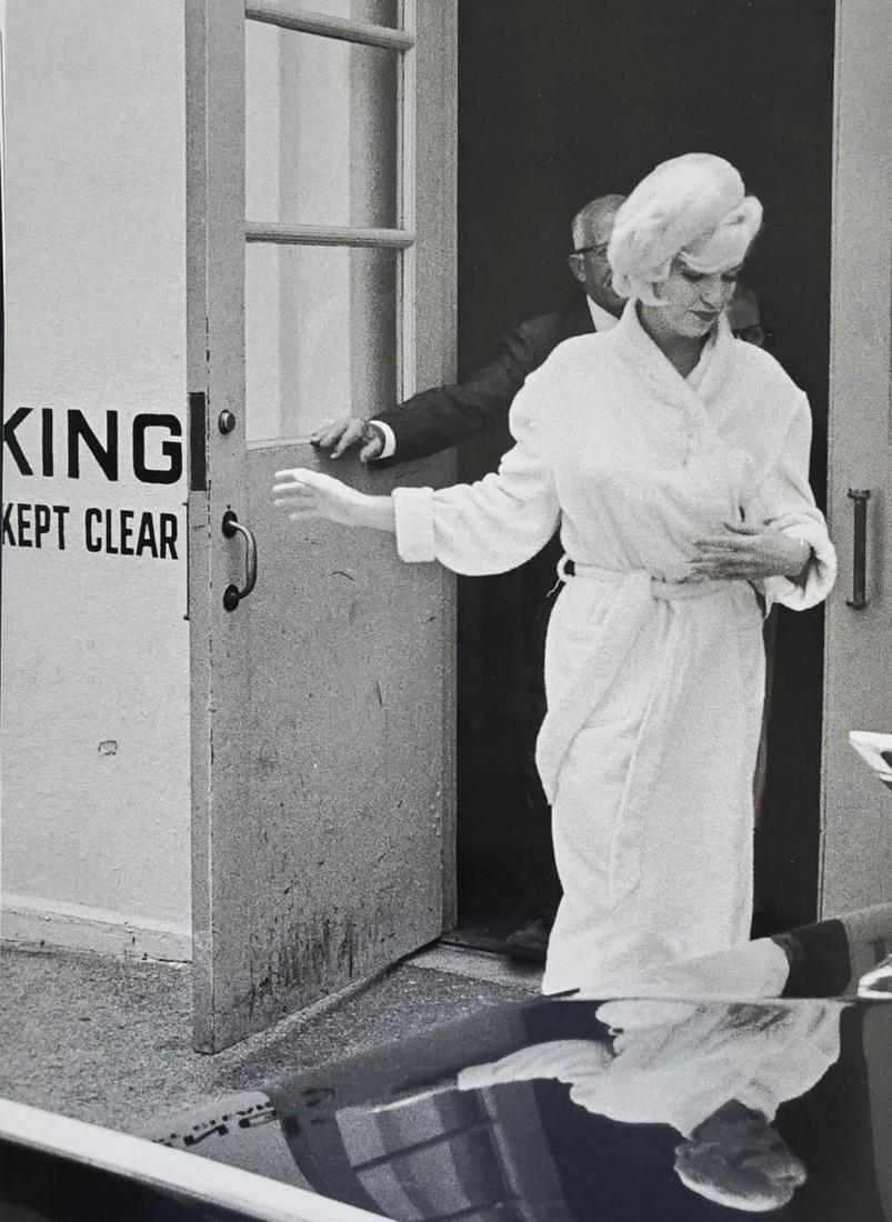 Lawrence Schiller, Marilyn Monroe, 1962: Photographer: Lawrence Schiller is an American producer, screenwriter, and photographer best known for his candid photos of Marilyn Monroe. Subject/Title: Marilyn Monroe Date Of Negative: 1962 Type Of