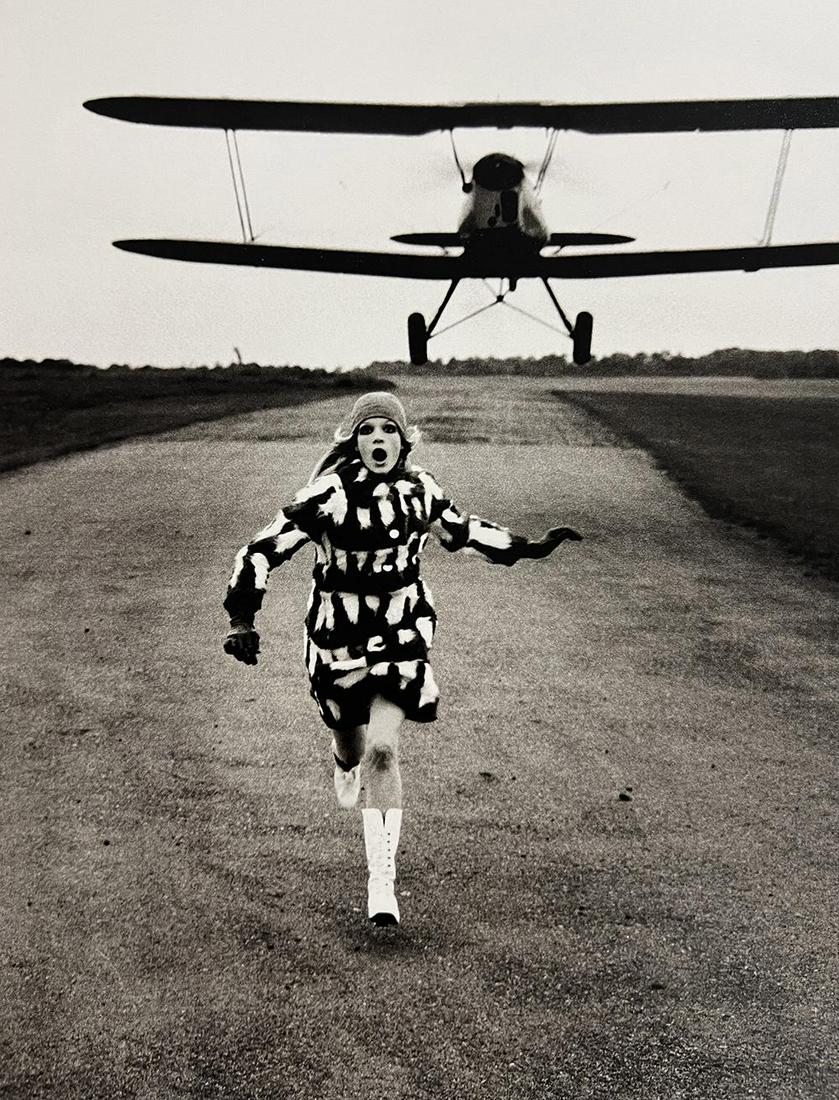 Helmut Newton, Fashion Mansfield, British Vogue, London, 1967 (1 of 1)