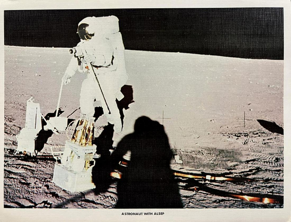 Nasa, Astronaut With Alsep (1 of 1)