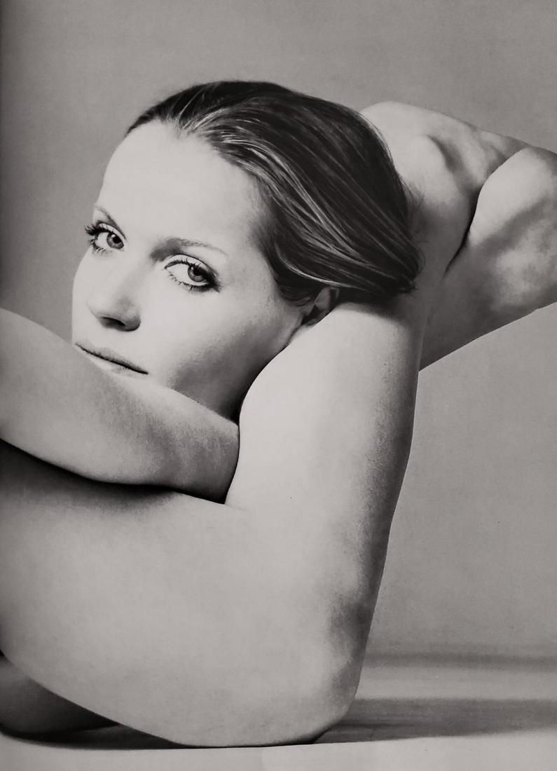 Richard Avedon, Twiggy, Hair by Ara Gallant, Paris studio, 1968: Photographer: Richard Avedon (American, 1923 - 2004) - internationally renowned portrait and fashion photographer, one of the most important and influential photographers during the last half of the t