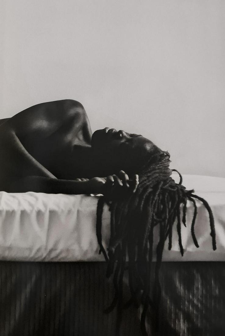 Zanele Muholi, Sindile III, Room 206, Fjord Hotel, Berlin, 2017 (1 of 1)