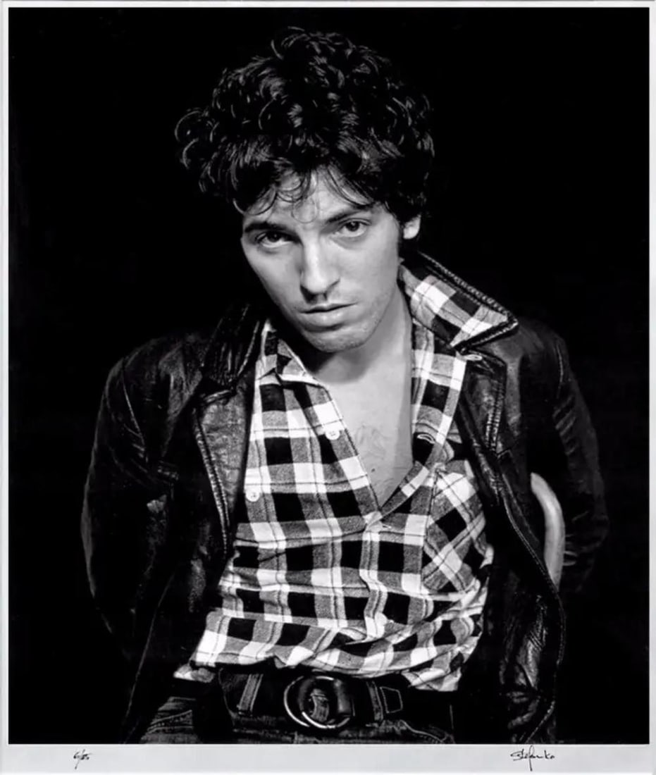 FRANK STEFANKO "BRUCE SPRINGSTEEN, BOUND" 1998, SIGNED GELATIN - 52 X 39 FRAMED: FRANK STEFANKO "BRUCE SPRINGSTEEN, BOUND" MEDIUM: GELATIN SILVER PRINT IMAGE SIZE: 30.75 X 25 INCHES SHEET SIZE: 40 X 30 INCHES FRAME SIZE: APPROX 52 X 39 INCHES EDITION: OF 25 YEAR: 1998 SIGNATURE: H
