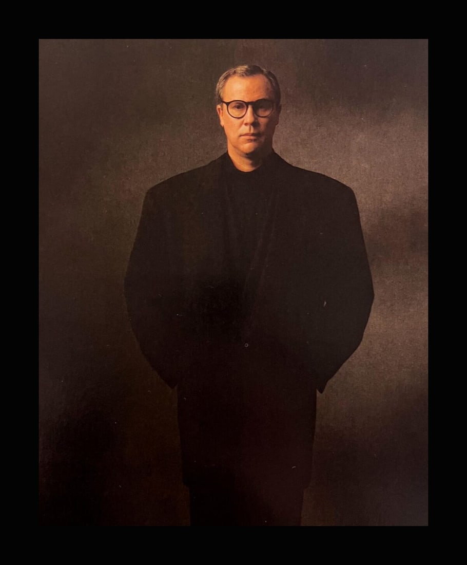 Annie Leibovitz, Robert Wilson, New York City, 1989: Photographer: Annie Leibovitz October 2, 1949. Anna-Lou "Annie" Leibovitz is an American portrait photographer. She is best known for her engaging portraits, particularly of celebrities, which often f