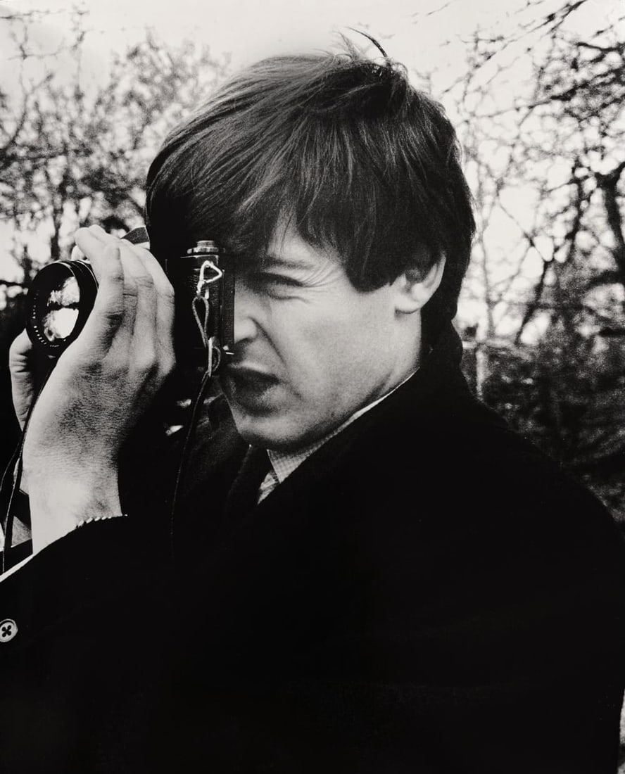 Terry O'neill, The Beatles, George Harrison: Photographer: TERRY O'NEILL Subject/Title: The Beatles, George Harrison Type Of Print: Authentic Sheet Fed Photogravure/Heliogravure. Date Of Print: 2020 Publisher: ACC Art Paper: Medium weight, matte