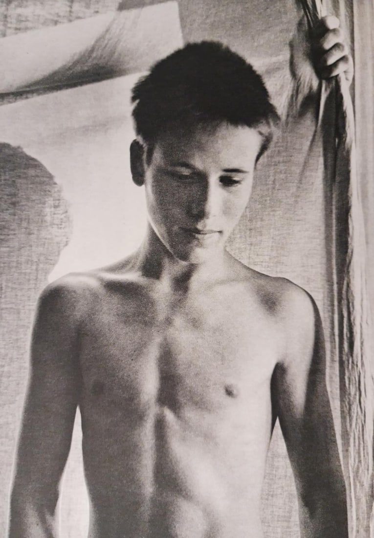 Herbert List, Munich, Germany, 1960 - 2: Title: Herbert List, Munich, Germany, 1960 - 2 Type: Sheet-Fed Photogravures Year: 1988 Publisher: Twin Palms Publishers Size: 9" x 7" Print Origin: Japan Condition: Excellent