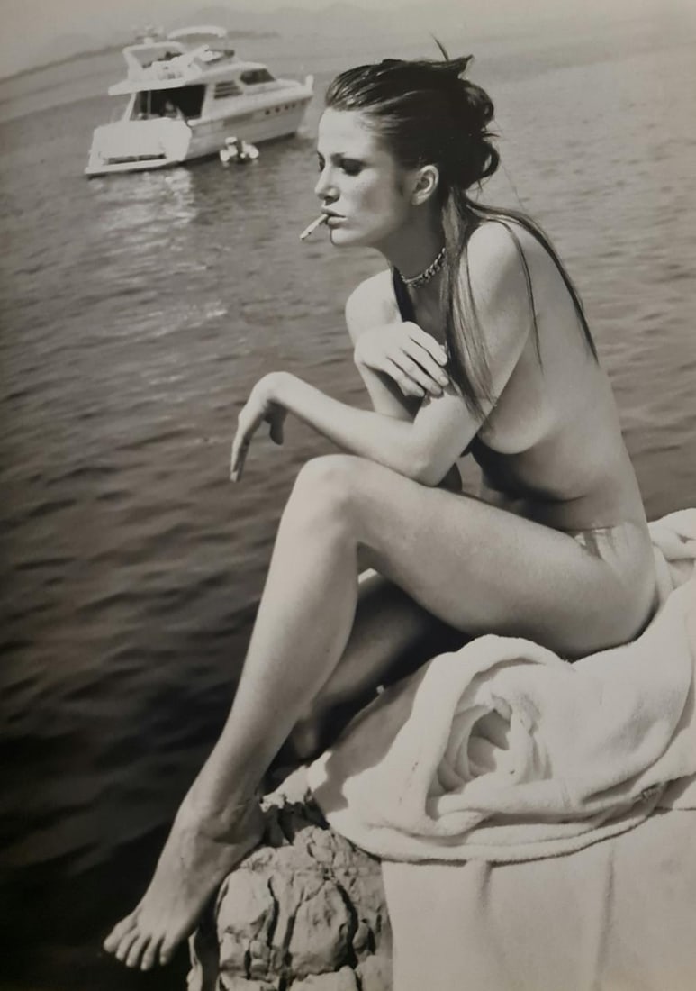 Michel Compte, Angie Everheart, Cannes, 1997: Photographer: Michel Comte (born 19 February 1954) is a Swiss artist, filmmaker, fashion and portrait photographer. Subject/Title: Frida Kahlo Date Of Negative: 1997 Type Of Print: Sheet Fed Photograv