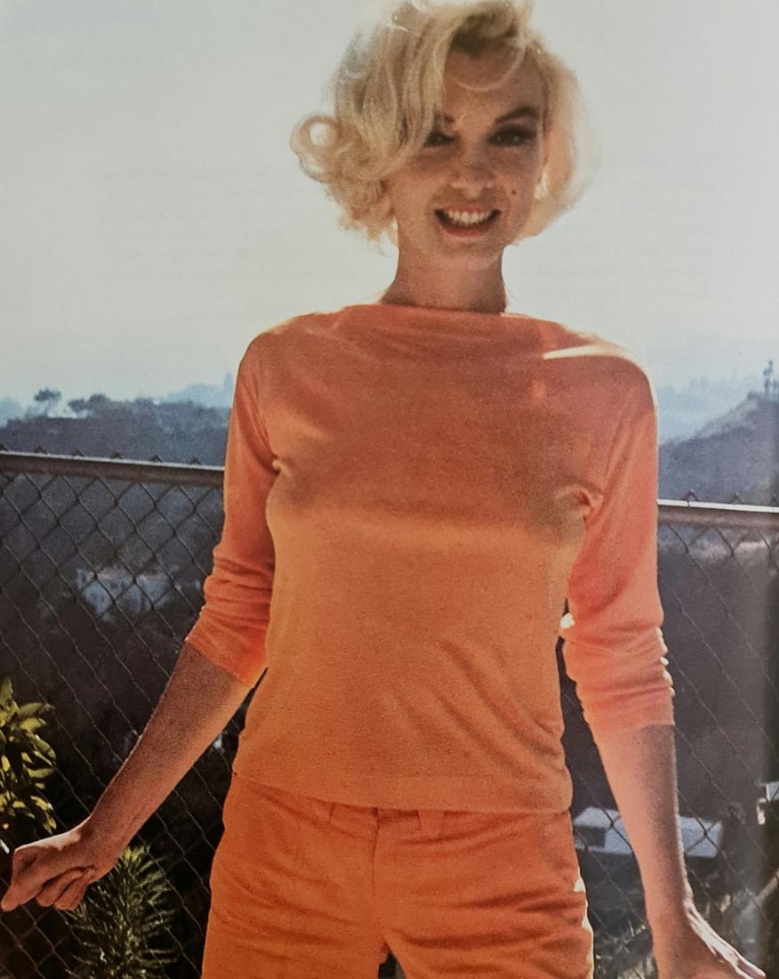Marilyn Monroe in orange (1 of 1)